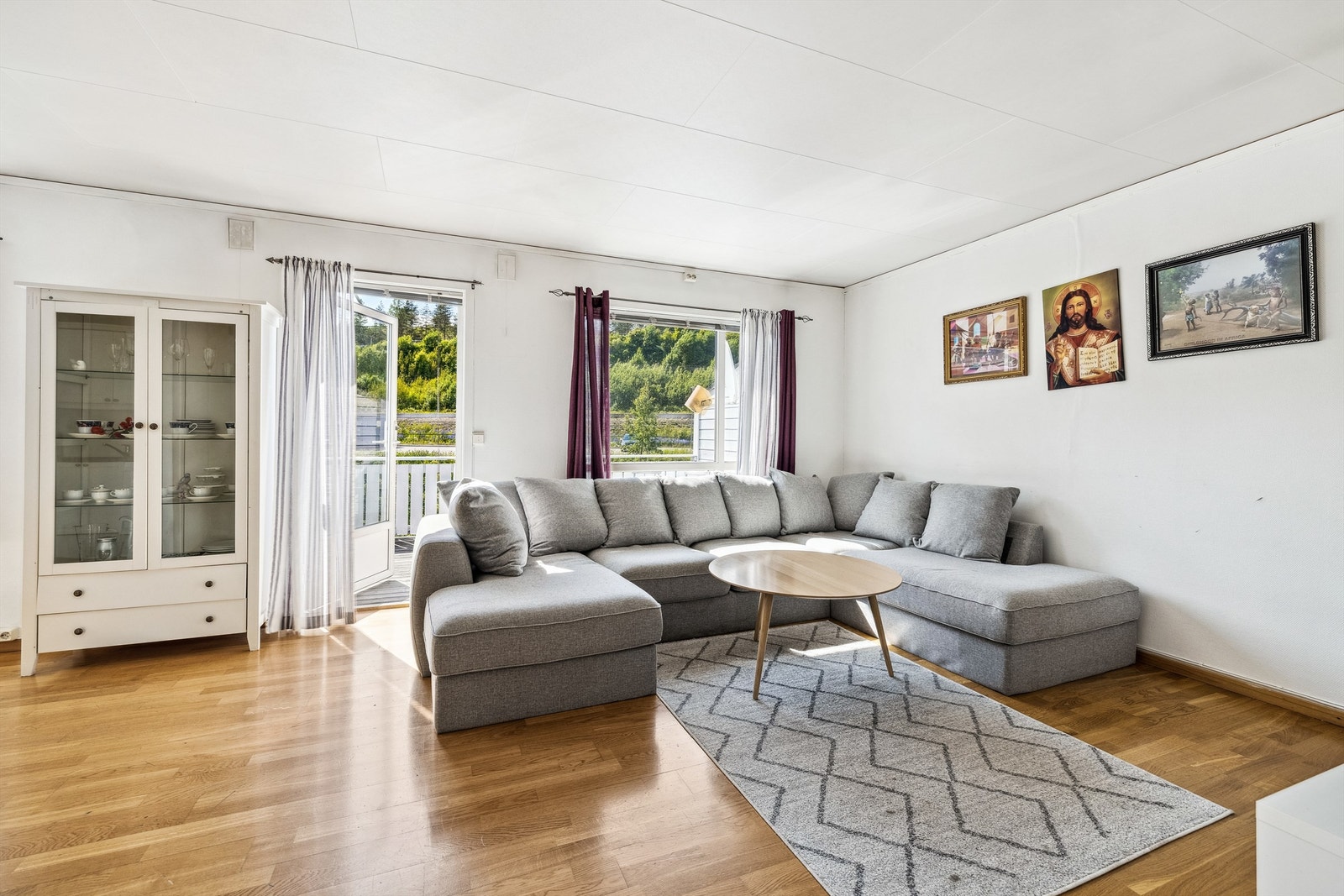 Utgang til en romslig balkong Galleribilde