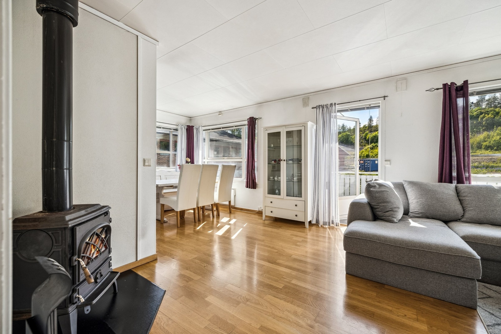 Oppvarming med elektrisitet og vedfyring Galleribilde