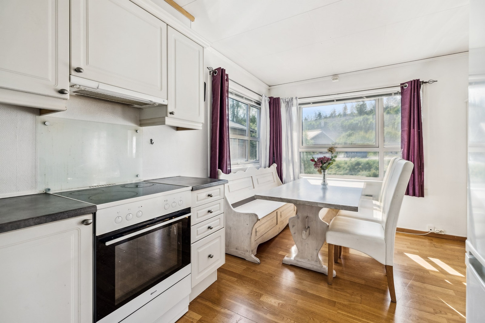 Ventilator tilknyttet sentralavtrekk for kjøkken, bad og teknisk rom Galleribilde