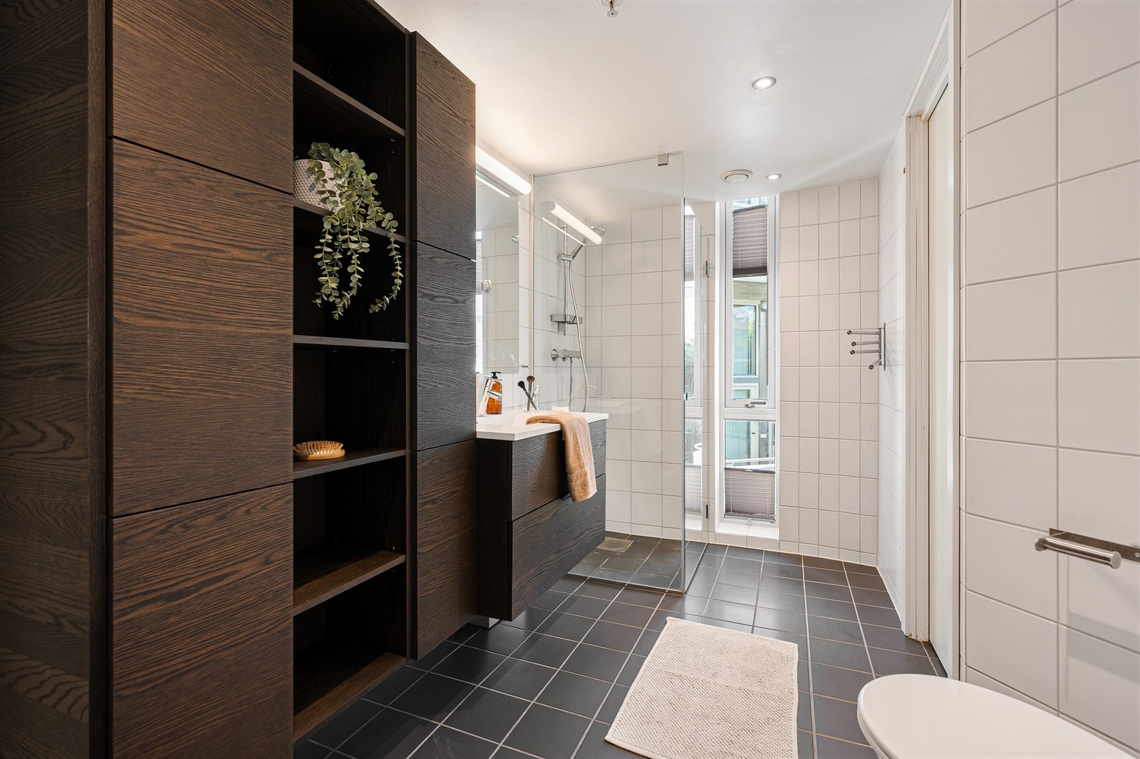 Badet har ny innredning og dusjnisje fra 2021. Galleribilde