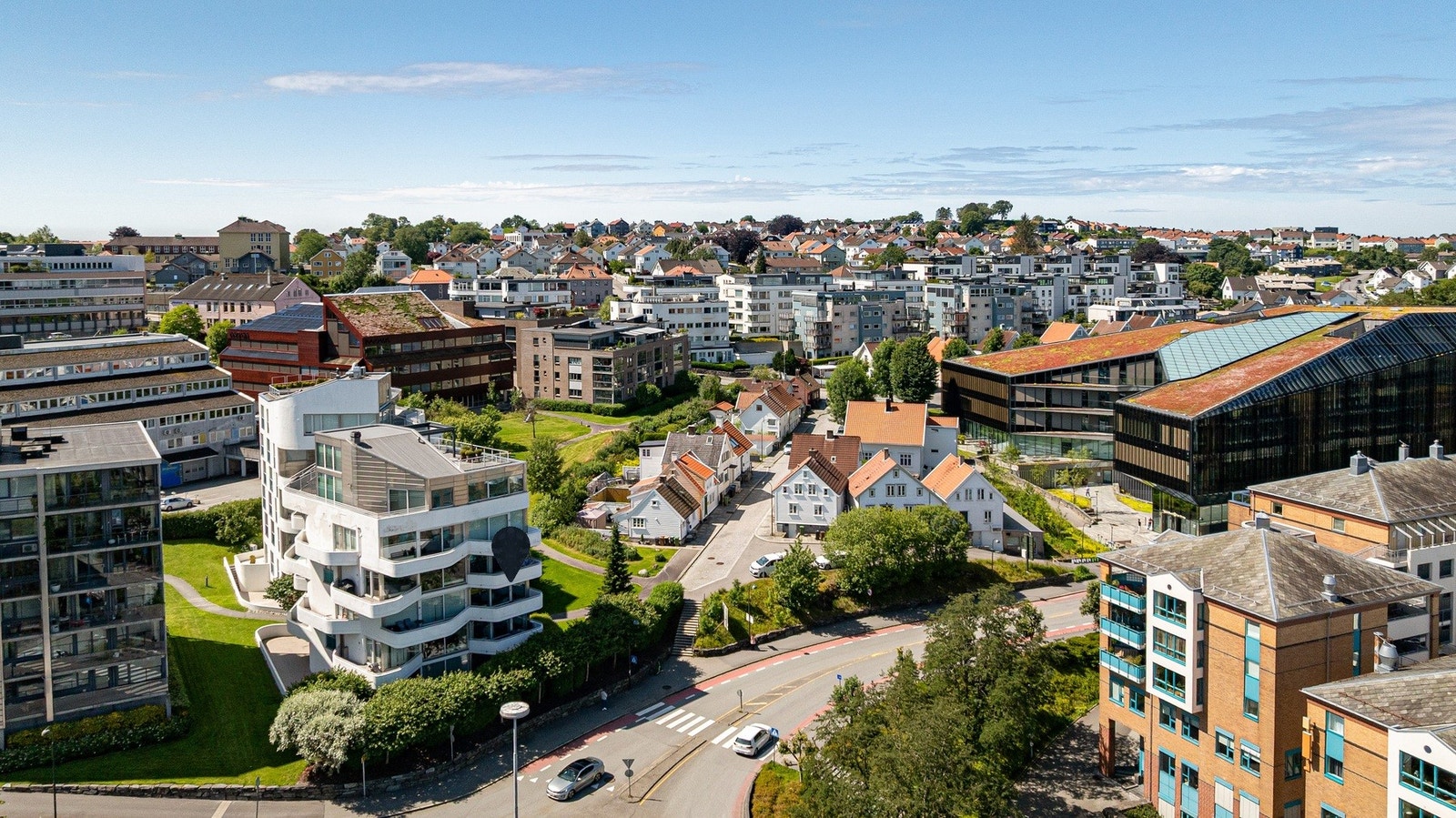 Her bor du sentralt, samtidig som du enkelt kan trekke deg tilbake i din egen stue. Galleribilde