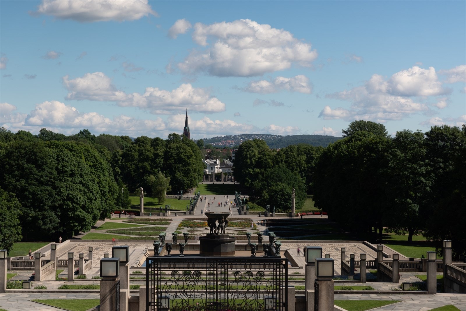 Det er kort vei til fantastiske Frognerparken med flotte tur- og rekreasjonsmuligheter Galleribilde