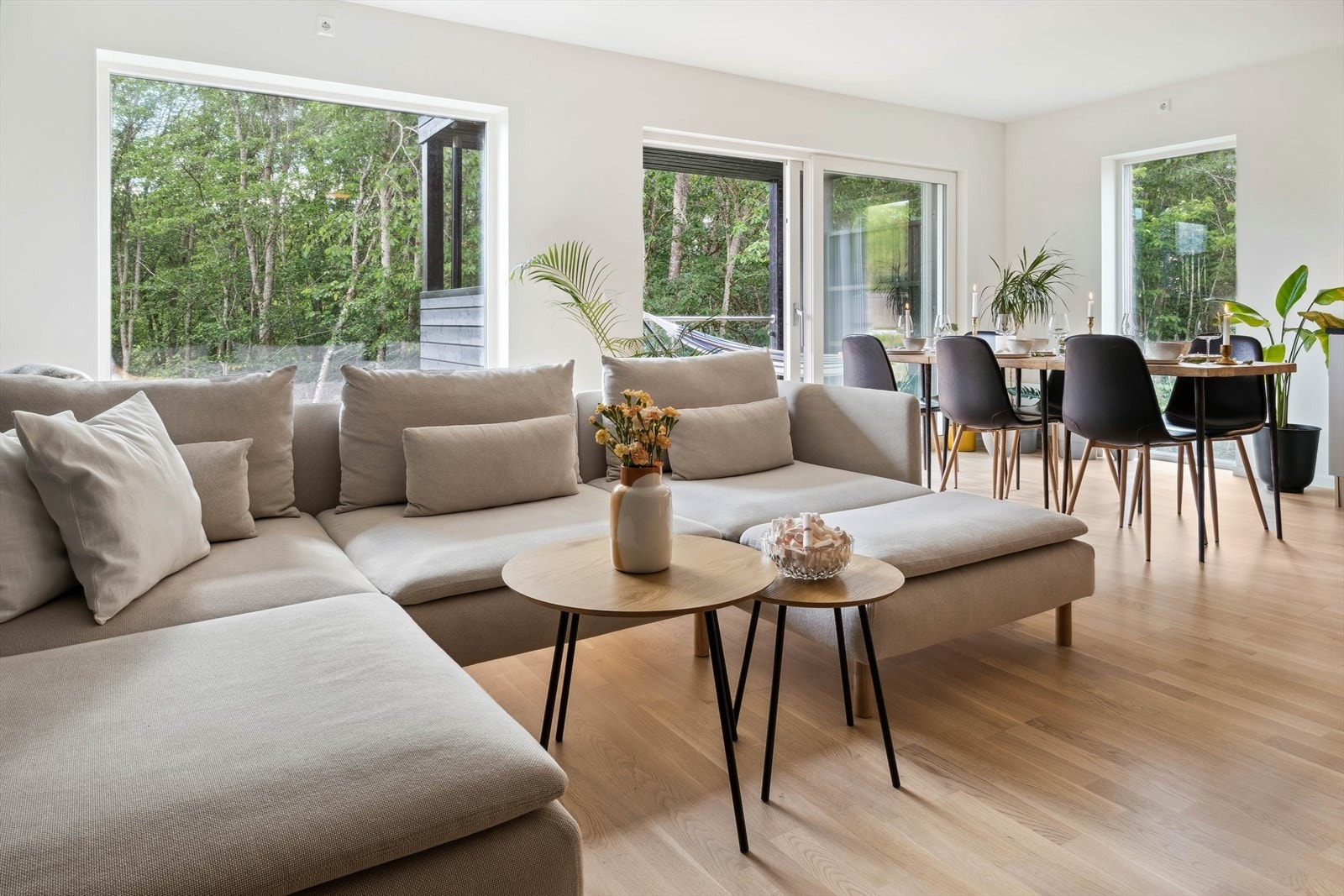 Leiligheten har en god planløsning hvor de ulike sonene finner sine naturlige plasser Galleribilde