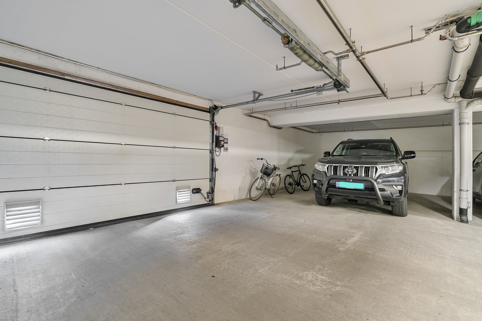 Leiligheten disponerer én p-plass i felles garasjeanlegg Galleribilde