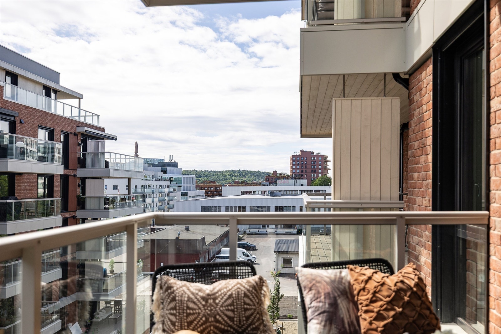 Utsyn fra balkongen i sydvendt retning Galleribilde