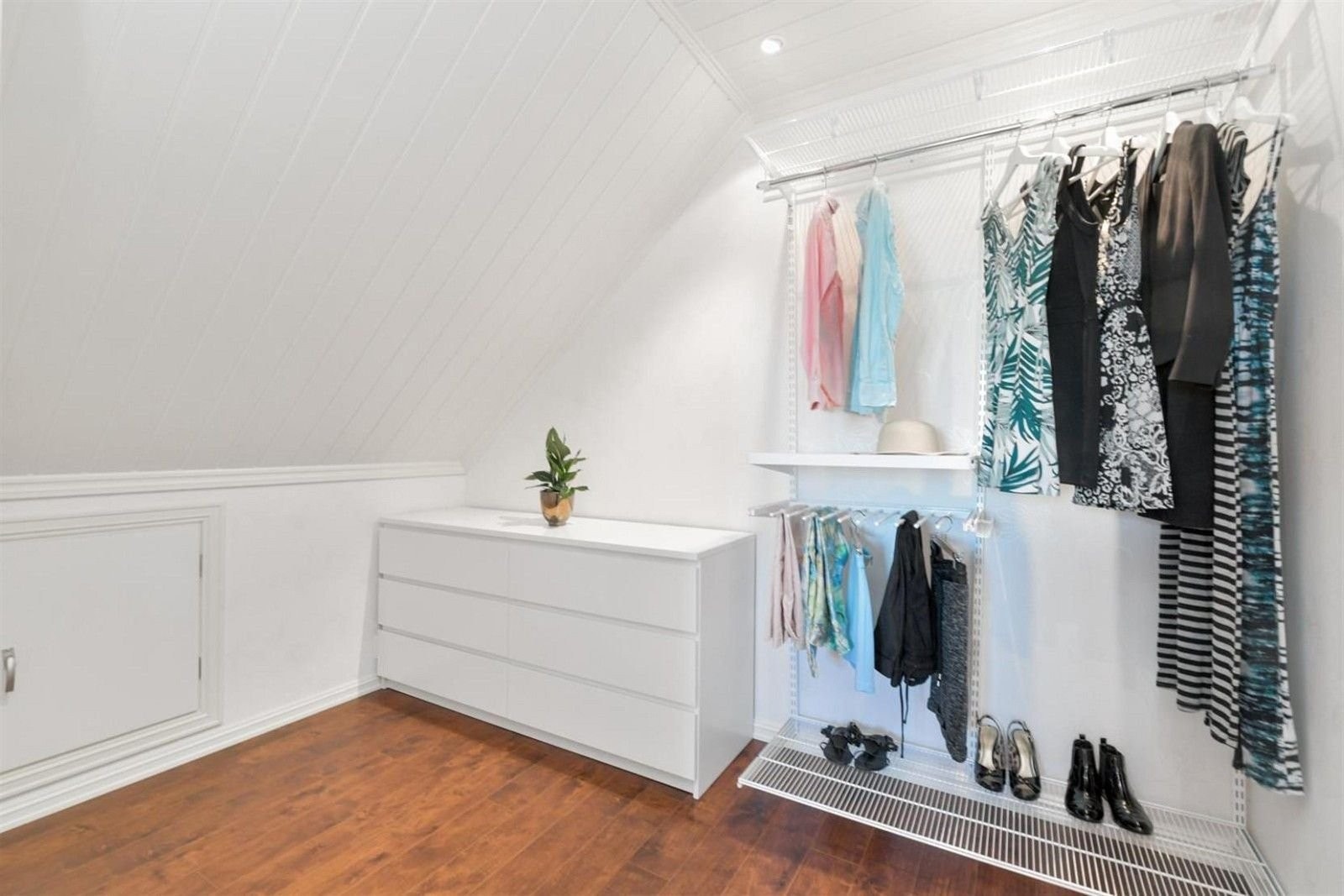 garderobe tilknyttet til soverom 4 Galleribilde