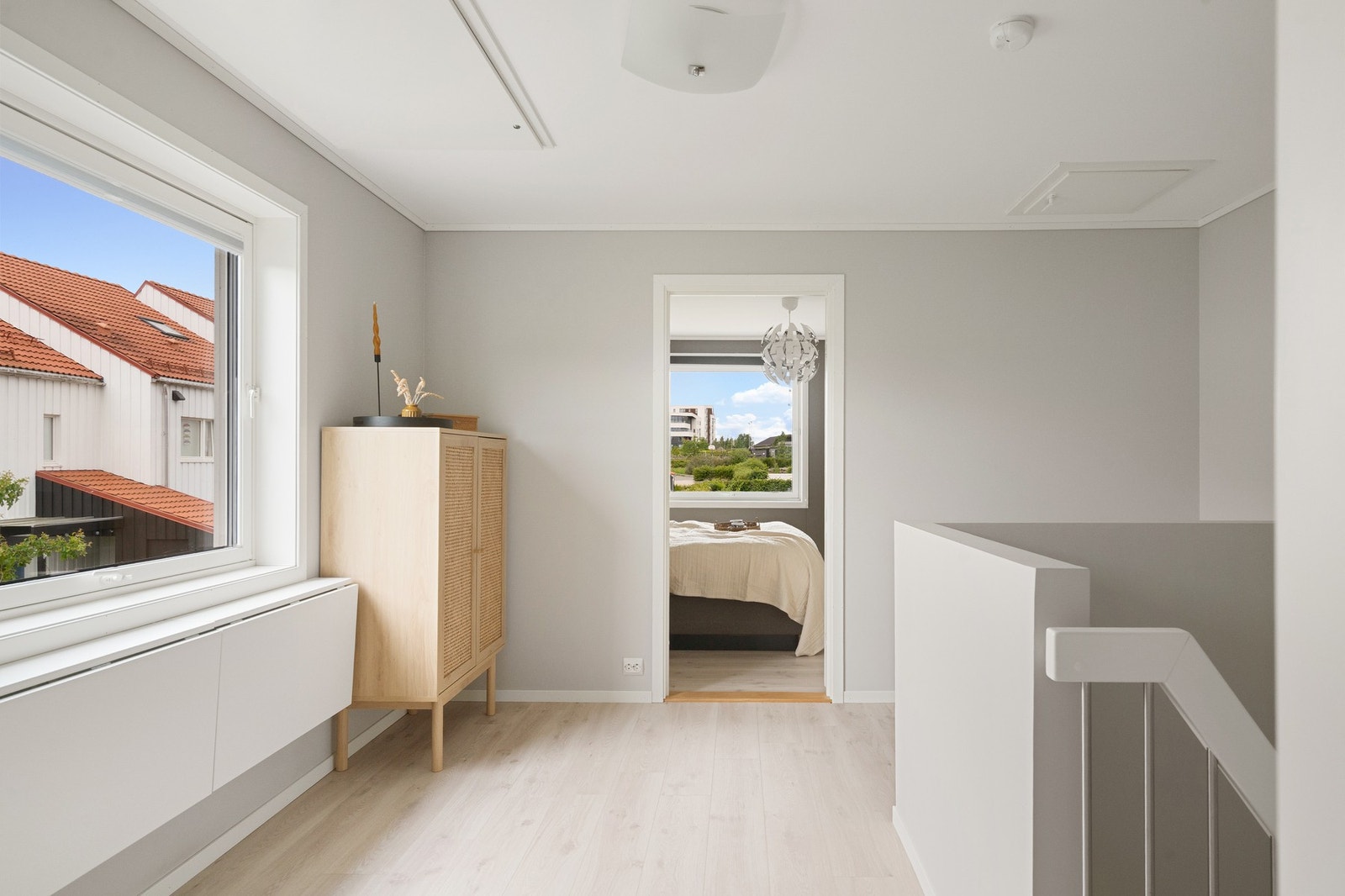 Romslig gang som byr på flere bruks muligheter og kan enkelt tilpasses ulike behov Galleribilde