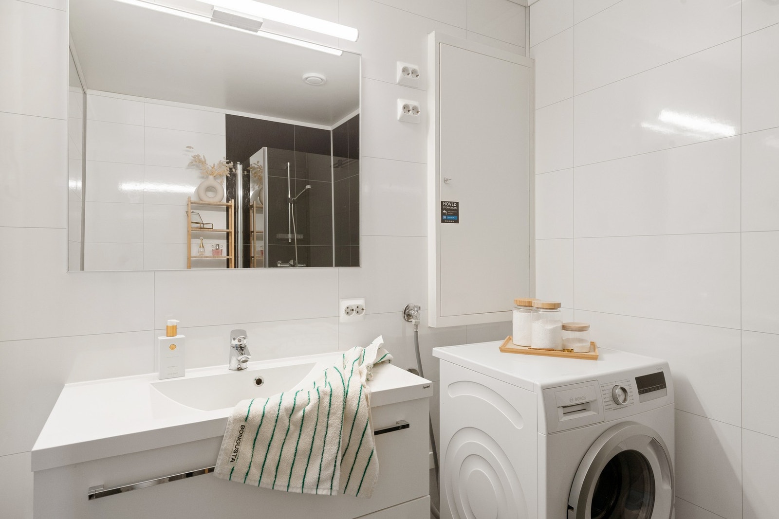 Pent og lyst bad Galleribilde