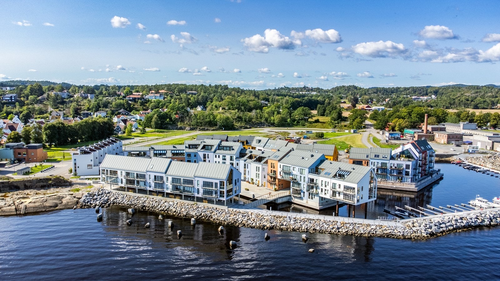 Oversiktsbilde over Sjøparken sett fra Larviksjorden Galleribilde
