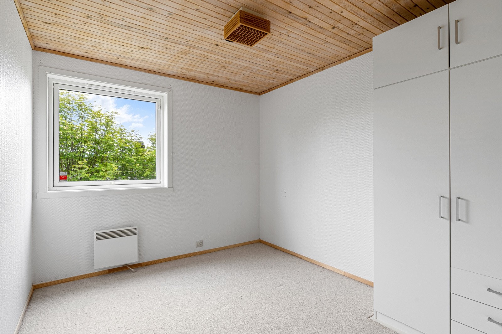 Beliggenheten gjør at rommene vender ut mot stille og rolige omgivelser. Galleribilde