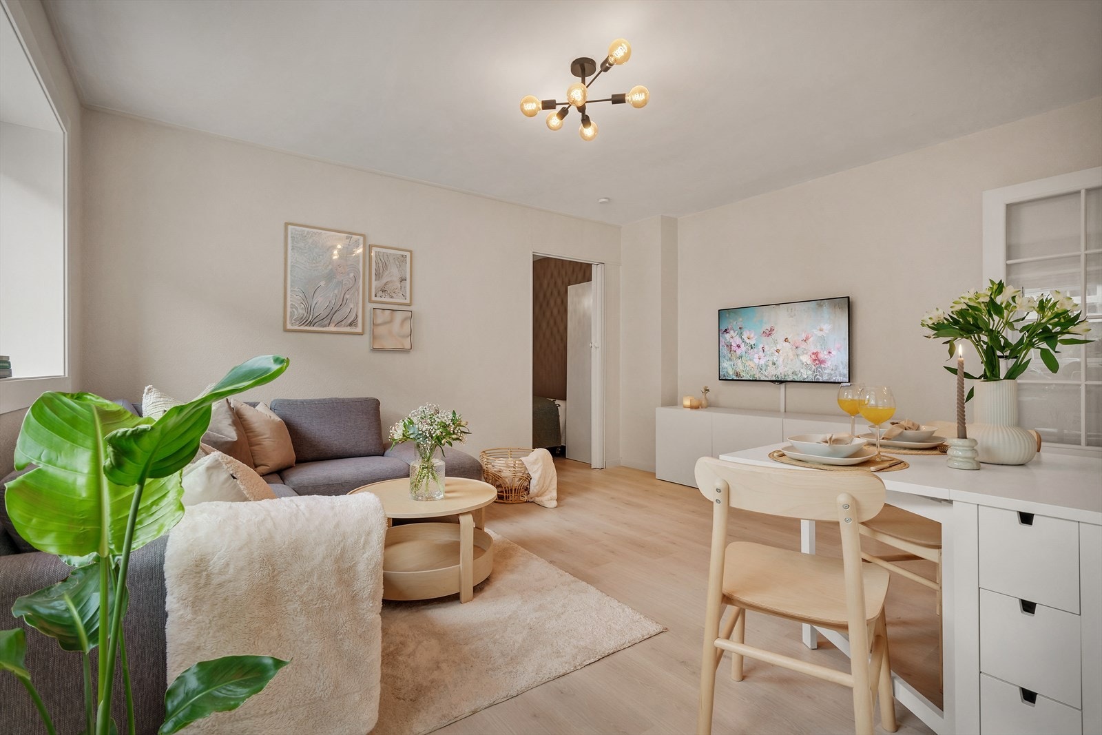 - Gulvvarme i stue, kjøkken entré og baderom - Galleribilde