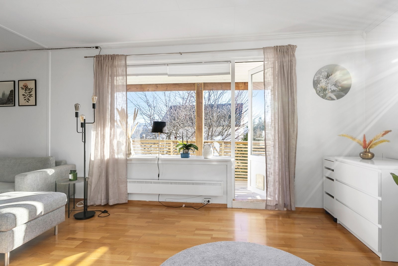 Utgang til veranda fra 1.etasje. Galleribilde