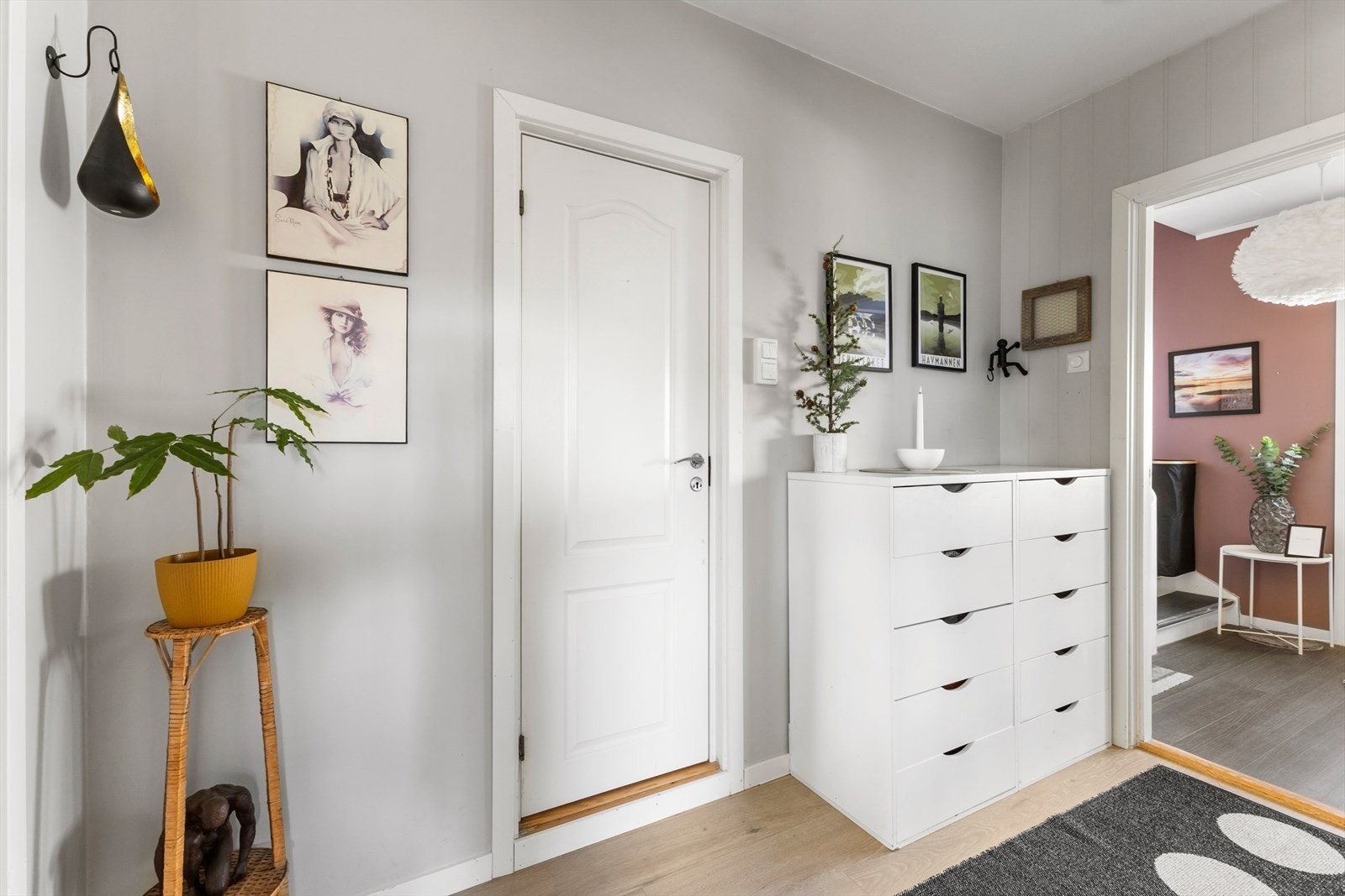 Mellomgang i 2.etasje. Galleribilde