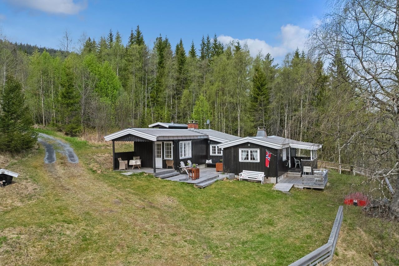 Koselig hytte med flere lune uteplasser og usjenert beliggenhet! Galleribilde