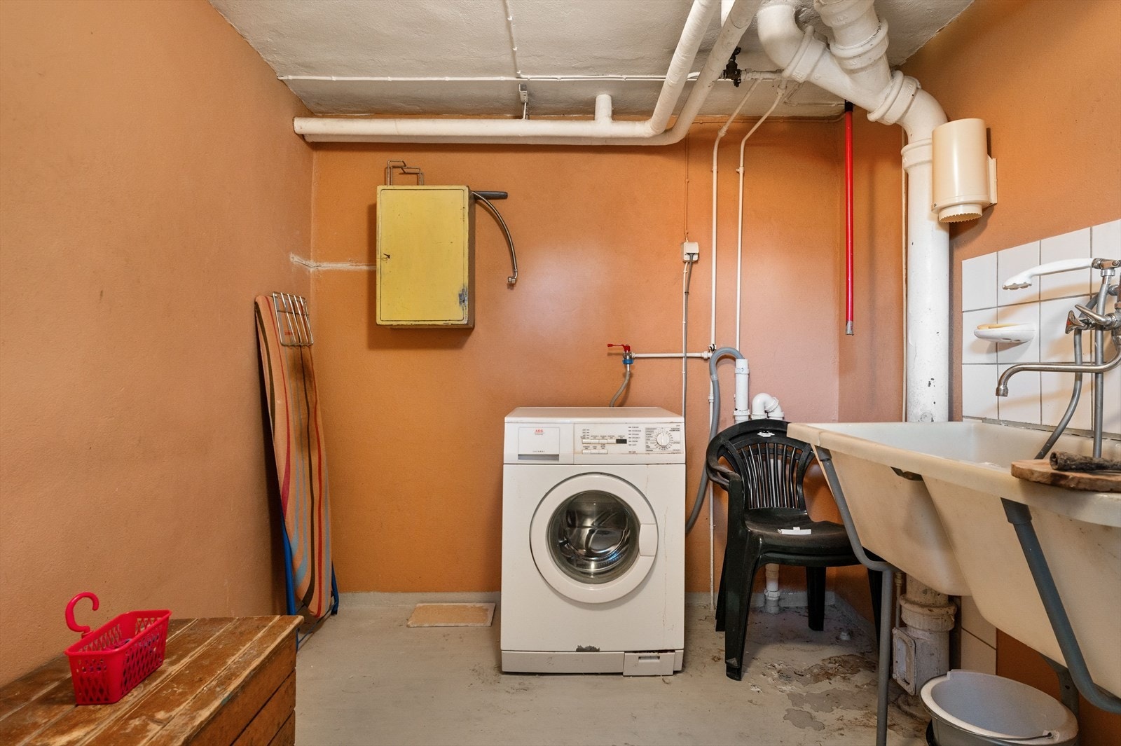 Vaskerom. Galleribilde