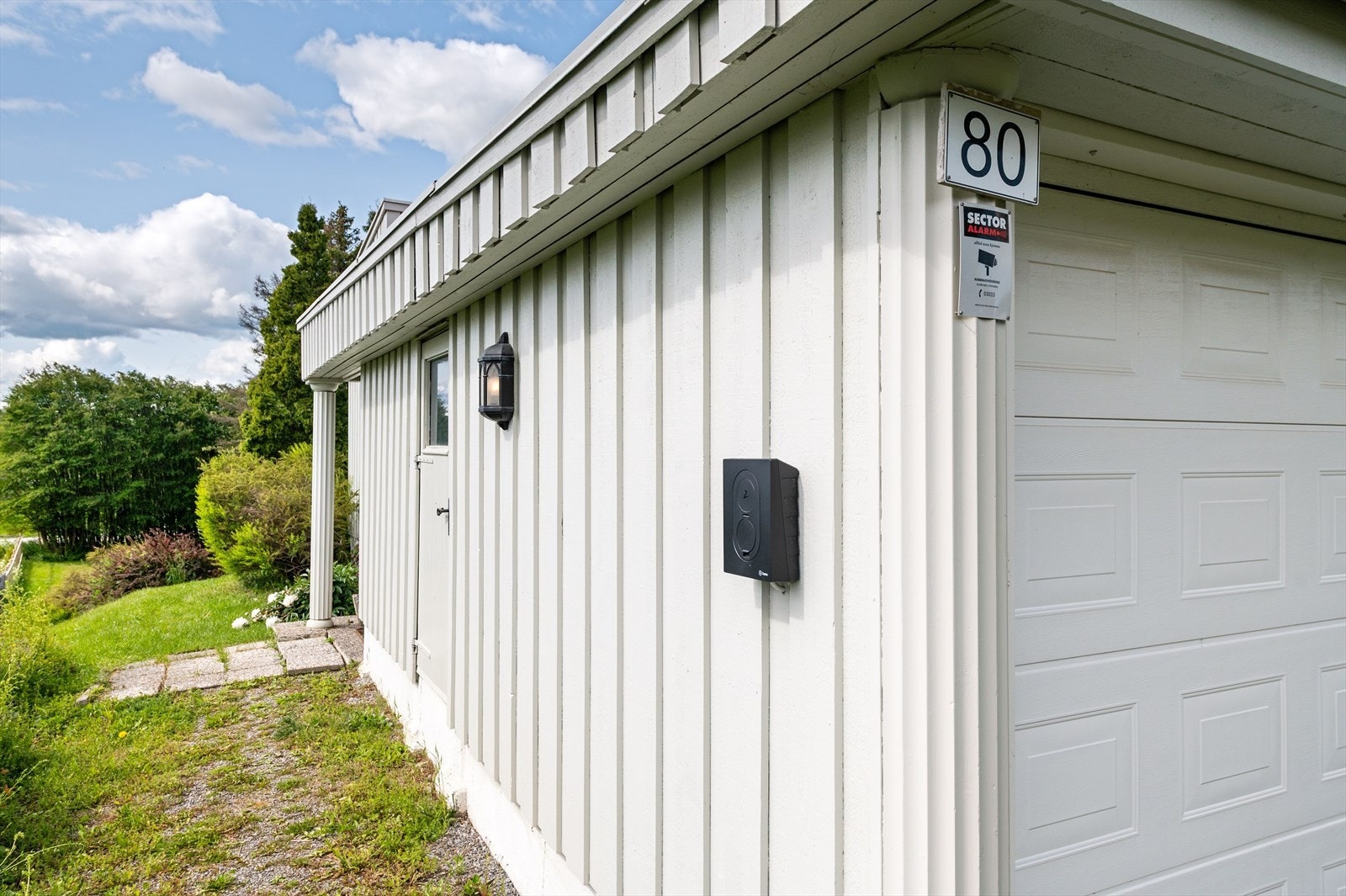 Det er installert elbil lader. Galleribilde