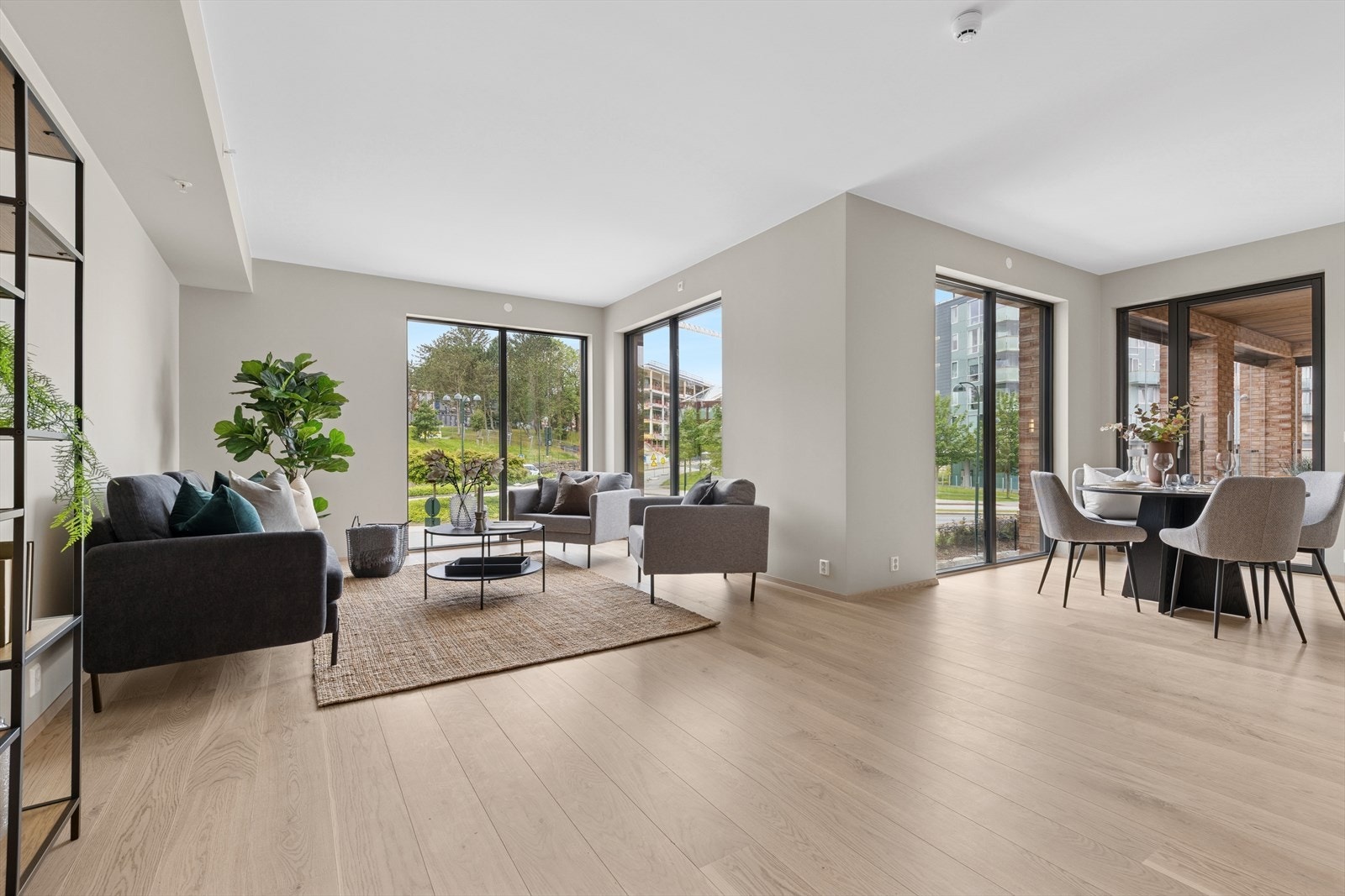 Ny, stilren leilighet i det prestisjefylte prosjektet "Bykronen", som troner over bykjernen. Galleribilde