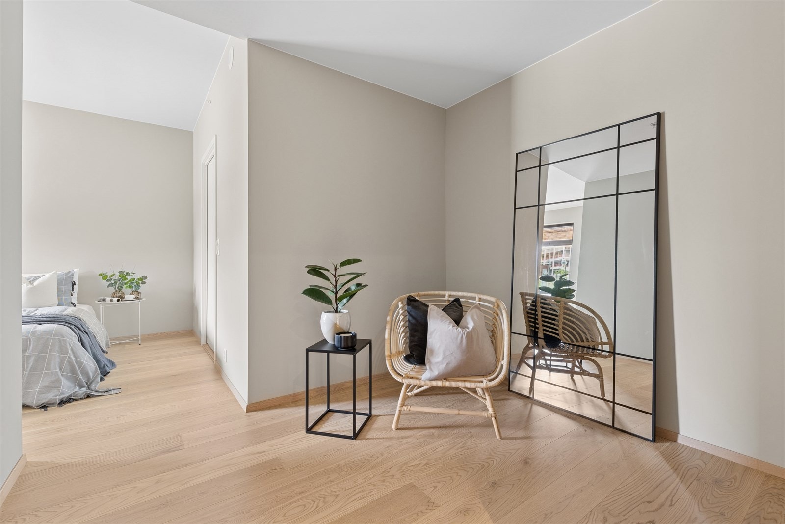 Boligen har to soverom, begge med plass til dobbeltseng og garderobeskap. Galleribilde