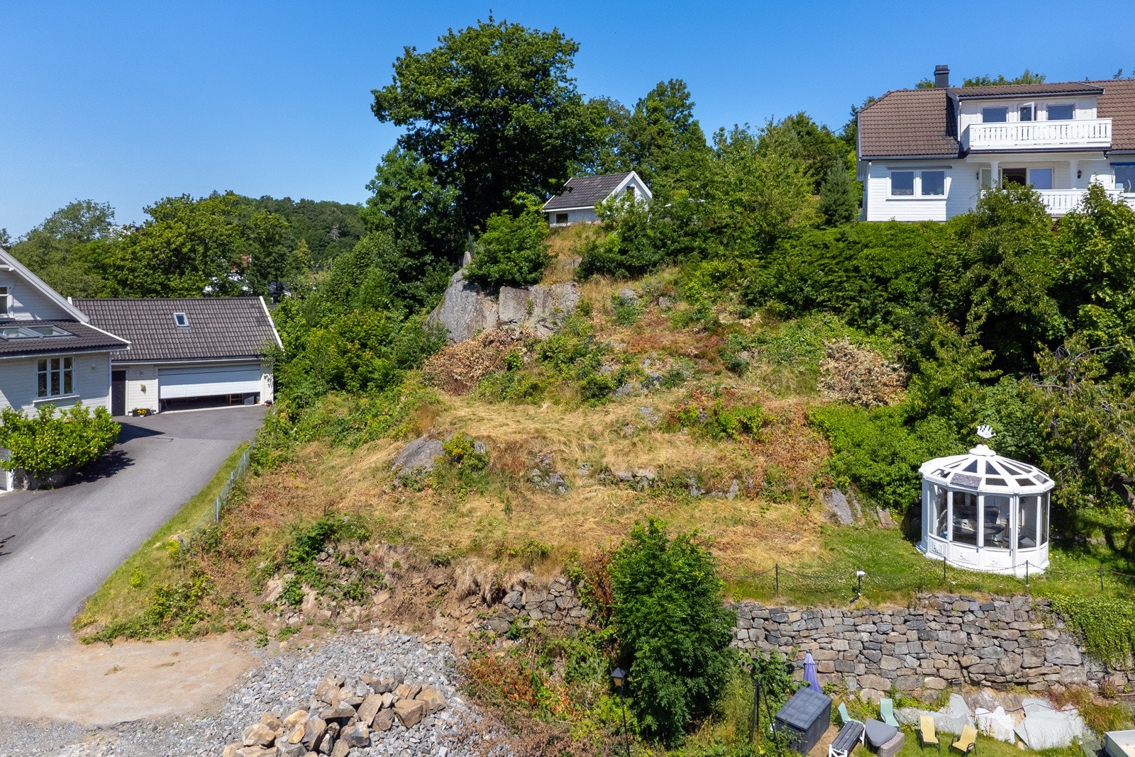 Herfra er det nærhet til Arendal by med gangavstand til sentrum. Galleribilde