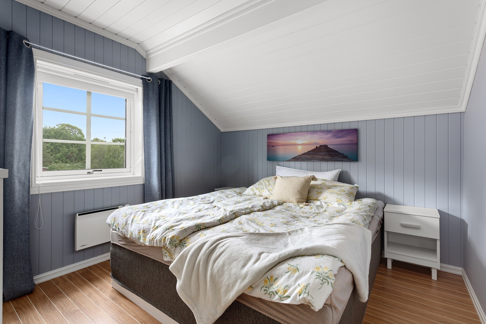 Soverom 1 - Boligen har totalt 4 soverom, alle i samme etasje. Galleribilde