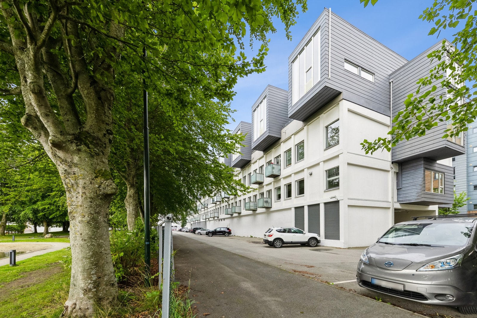 Med en etterspurt beliggenhet er dette leiligheten for deg som ønsker å bo sentralt med nærhet til "alt". Galleribilde