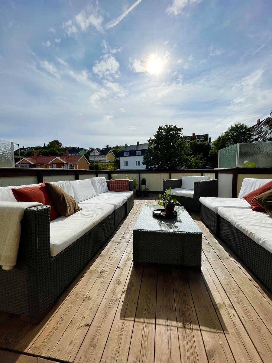 Egen avskjermet terrasse med utmerkede solforhold Galleribilde