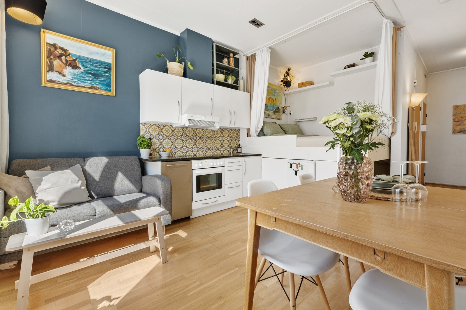 God plass til spisestue i stuen. Galleribilde