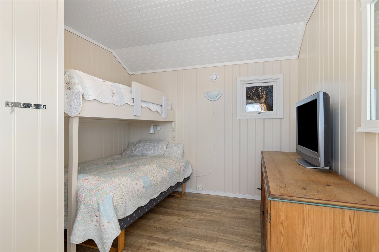 De fire soverommene kan tilsammen huse rundt 10 personer. Galleribilde