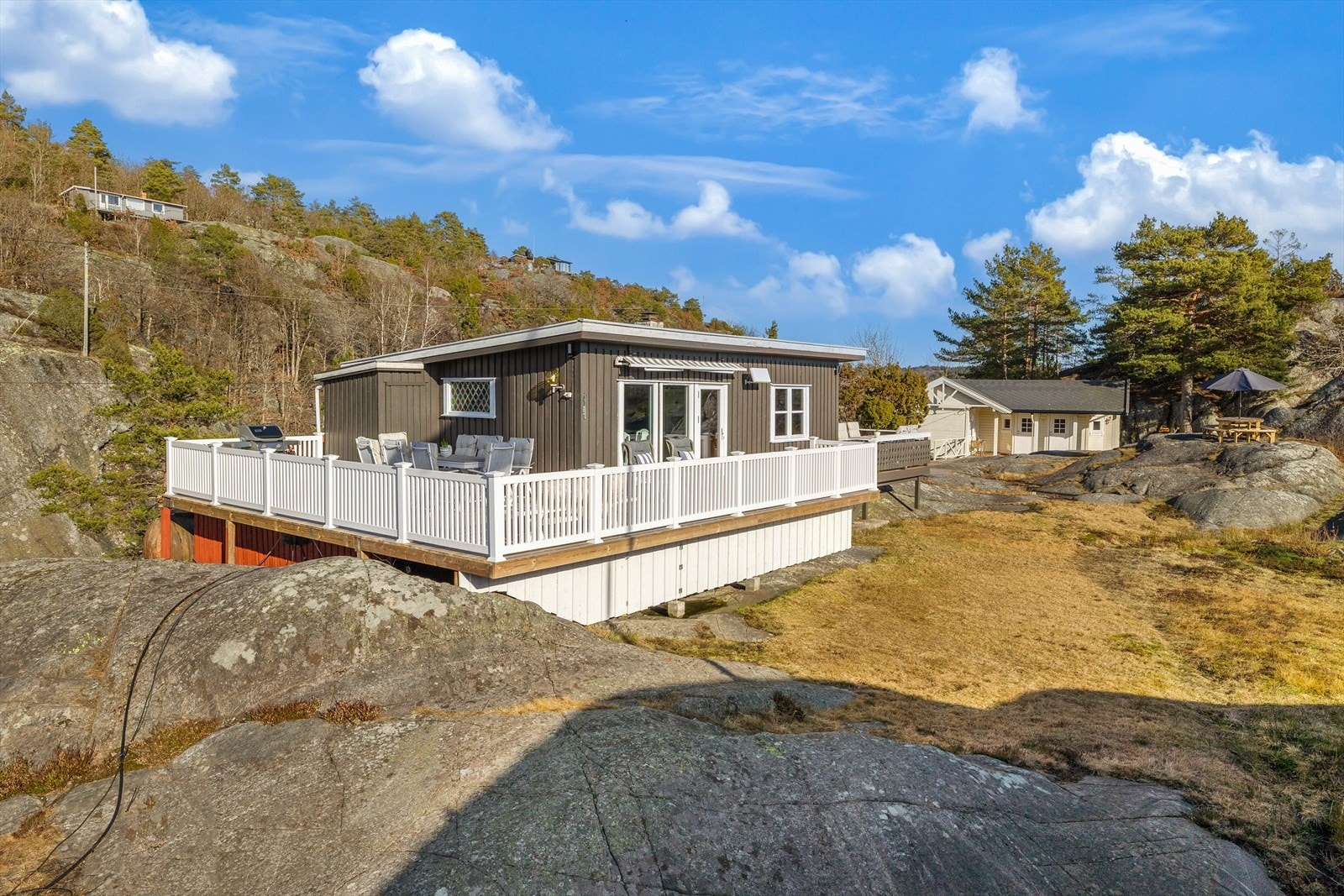 Terrassene har et samlet areal på deilige 51 kvm. Galleribilde