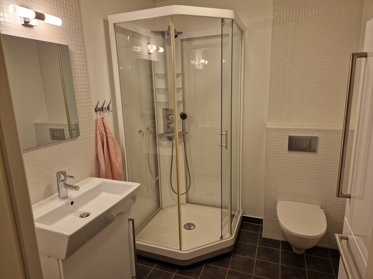 Stort og lyst bad. Galleribilde
