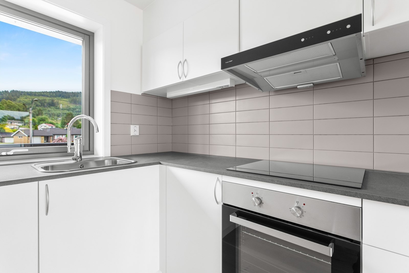 Det er montert integrerte hvitevarer på kjøkkenet som medfølger til overtakelse. Galleribilde