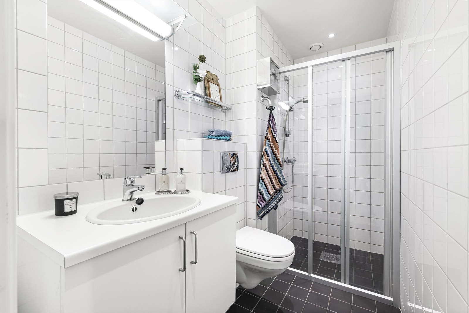 Pent flislagt bad i andre etasje. Galleribilde