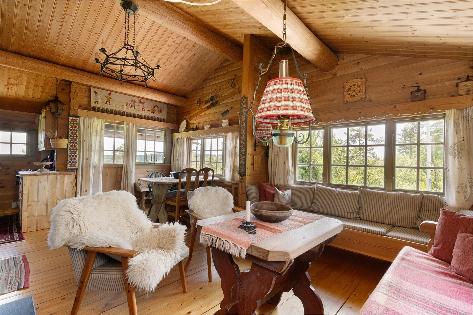 Her får du en tidløs atmosfære - perfekt for deg som søker ro og ekte hyttestemning. Galleribilde