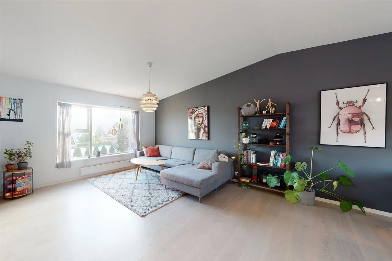Velkommen til Dalsetveien 44 A - En kjekk vertikaldelt bolig på flotte Vaulen! Galleribilde