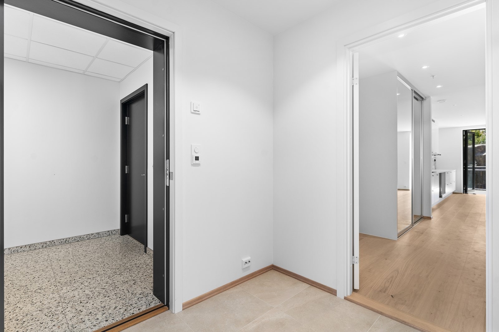 Vindfang har flislagt gulv med elektriske varmekabler. Galleribilde