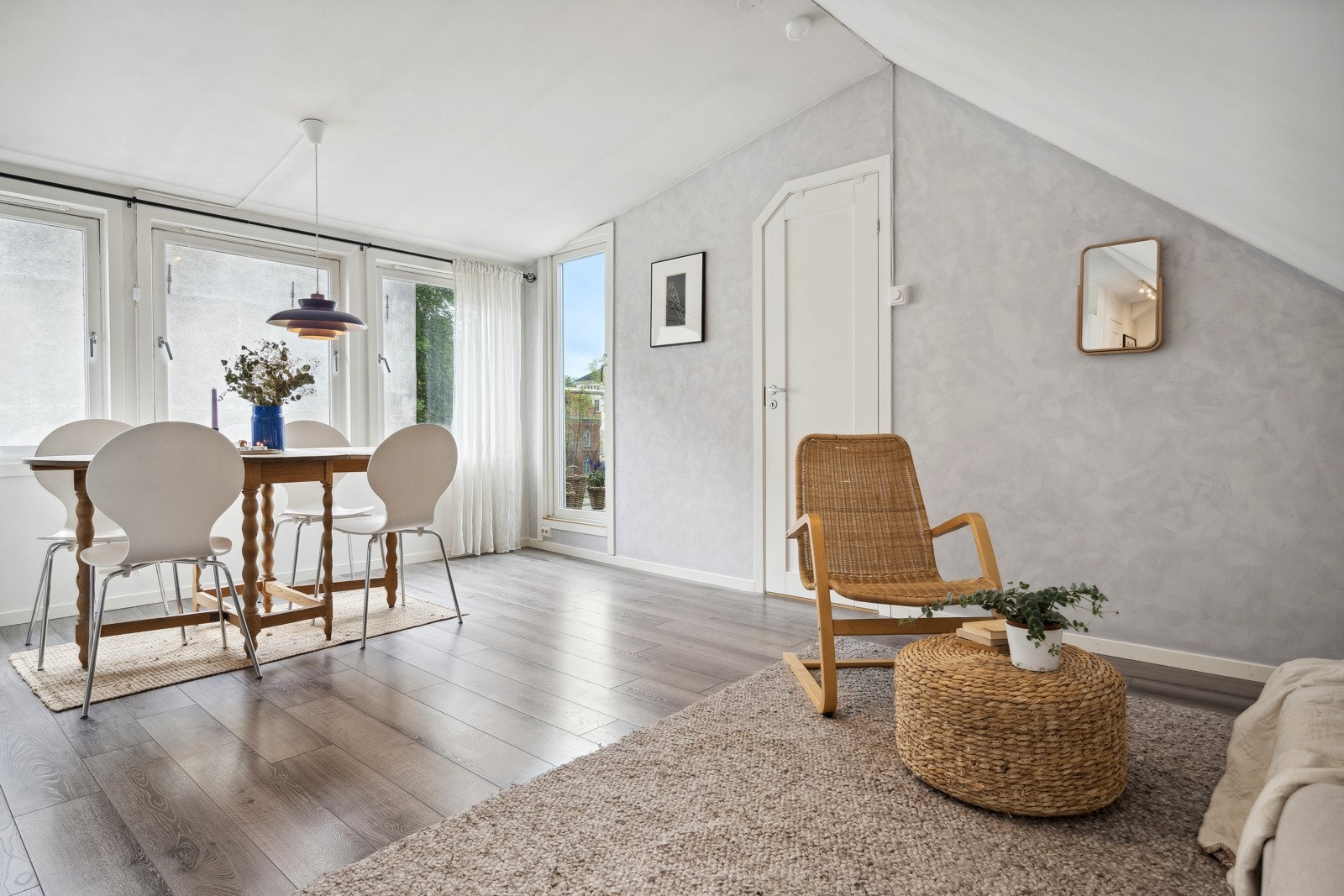 En av boligens fremste kvaliteter er vendingen ut mot det flotte grøntarealet. Galleribilde