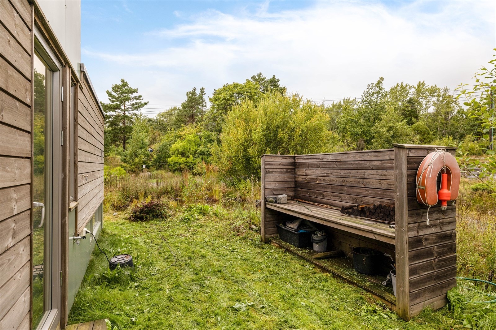 Hytta har også en inngang fra baksiden. Galleribilde