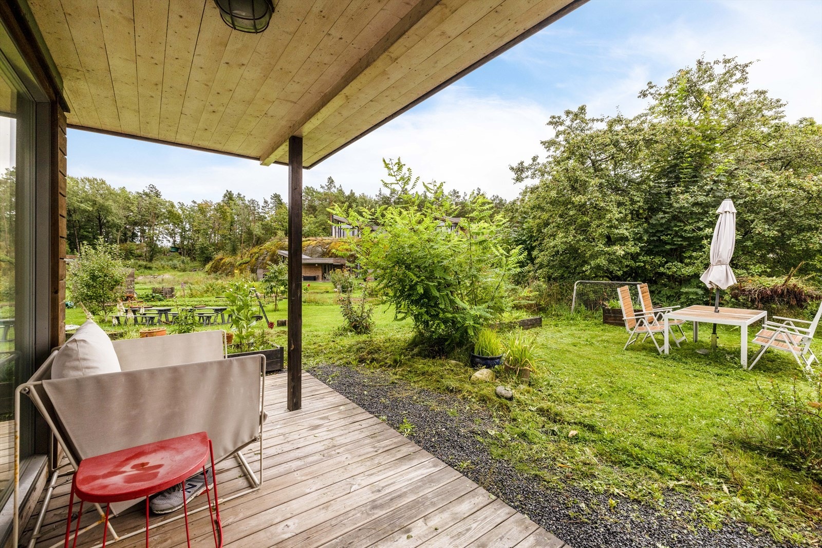 Fra terrassen kan du nyte en fredelig utsikt. Galleribilde