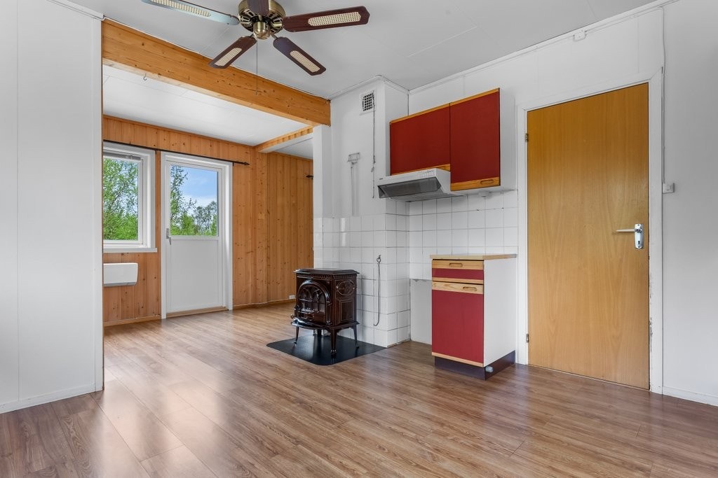 Kjøkkenet sett mot stua Galleribilde