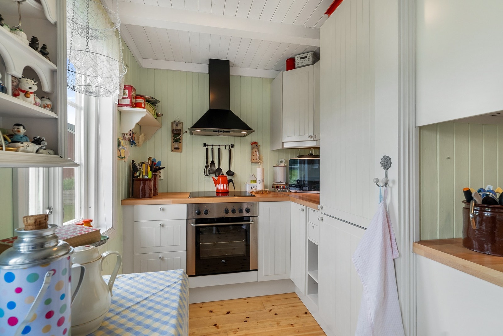 Det er også flere benker som gir god arbeidsplass. Galleribilde