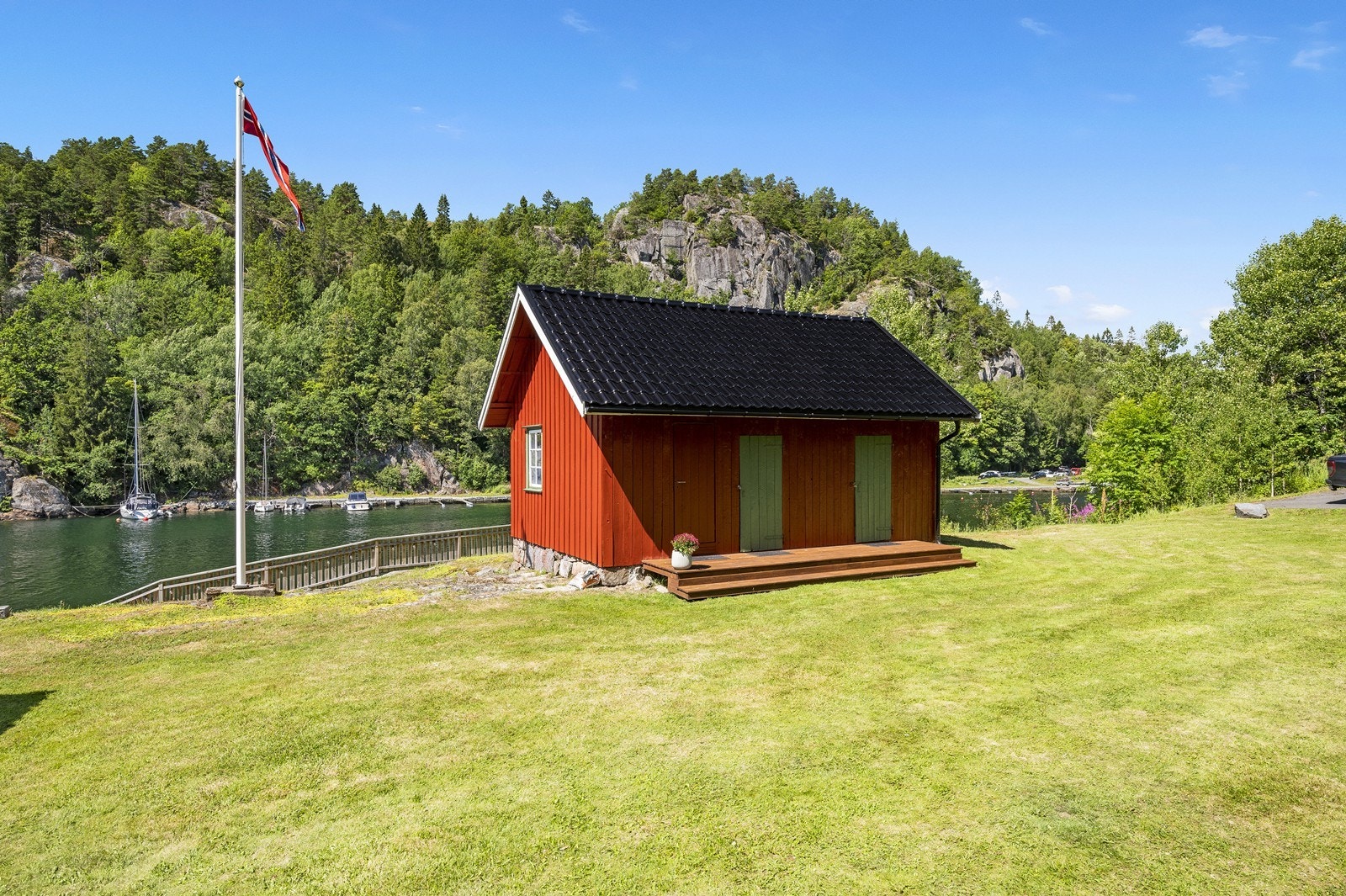 Anneks 2 som består av soverom, bad og bod Galleribilde