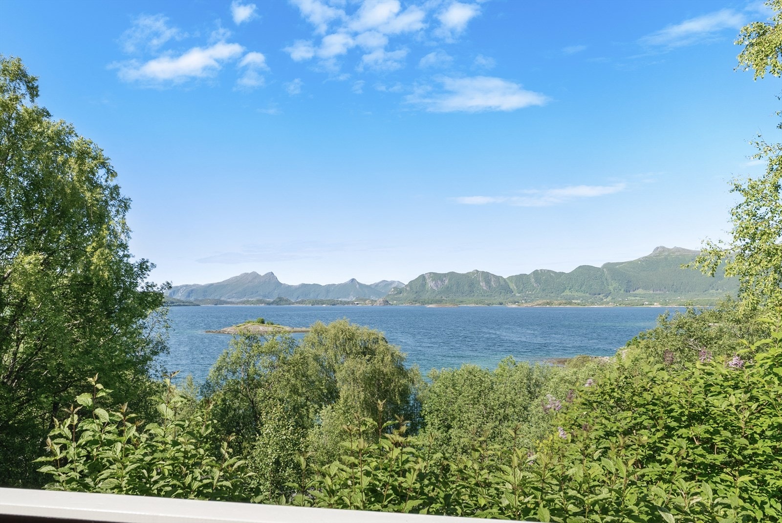 Utsikt fra hytte balkong. Galleribilde