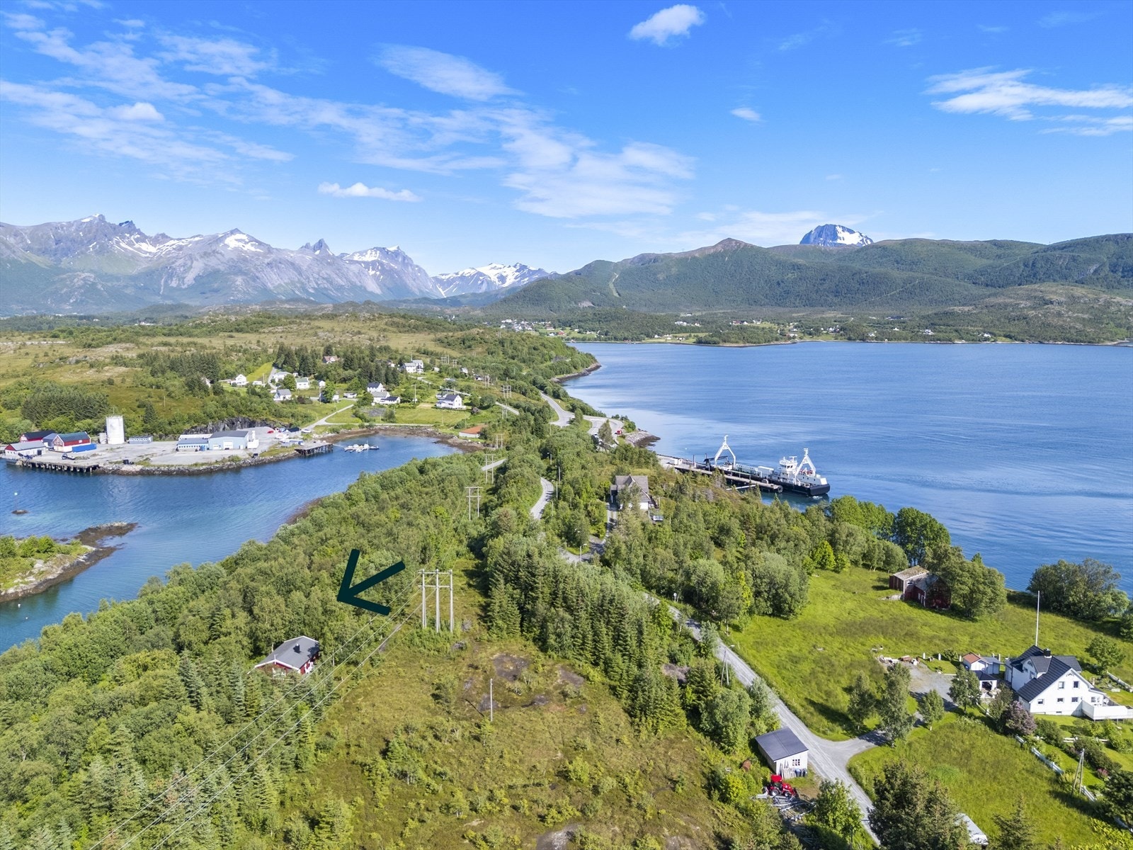 Furøy er kjent for sine flotte natur, ca kun 12 km fra populære Svartisen. Galleribilde