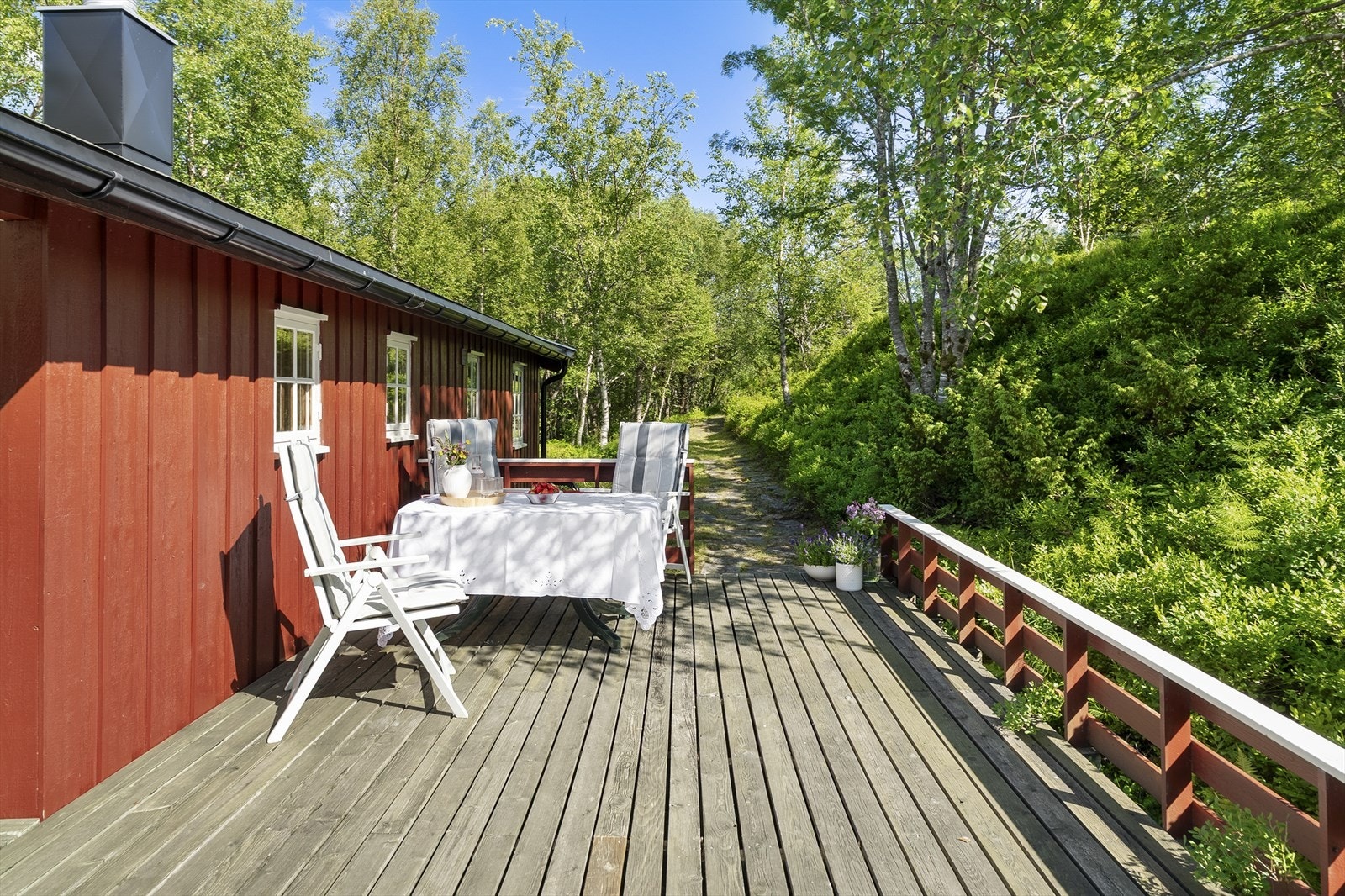 Her kan dere nyte naturen og solen i stillhet. Galleribilde