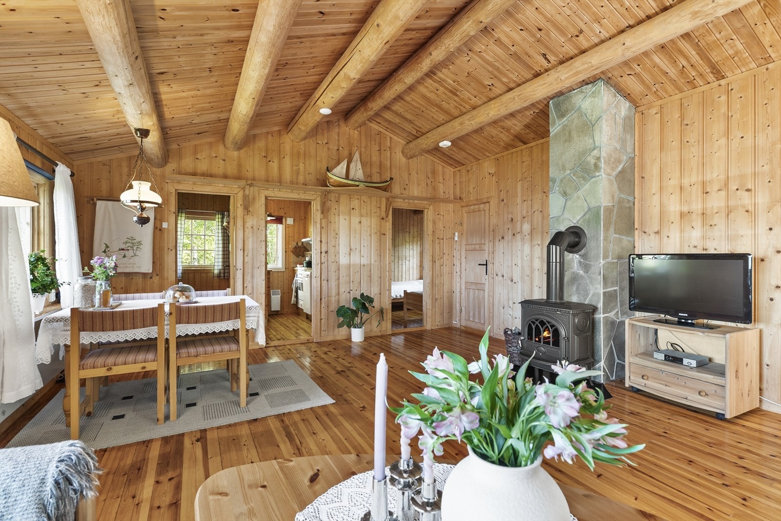 God plass til spisebord for hele familien. Galleribilde