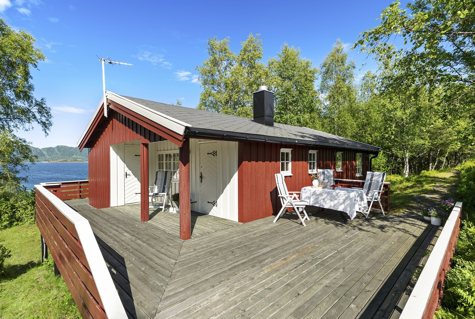 Romslig helårs hytte der hele familien kan kose seg. Galleribilde