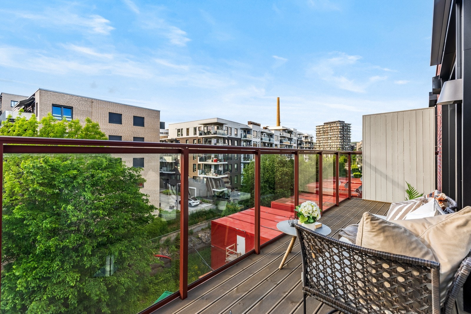 Stor og vestvendt balkong på hele 11kvm. Flott utsikt og fantastiske solforhold Galleribilde