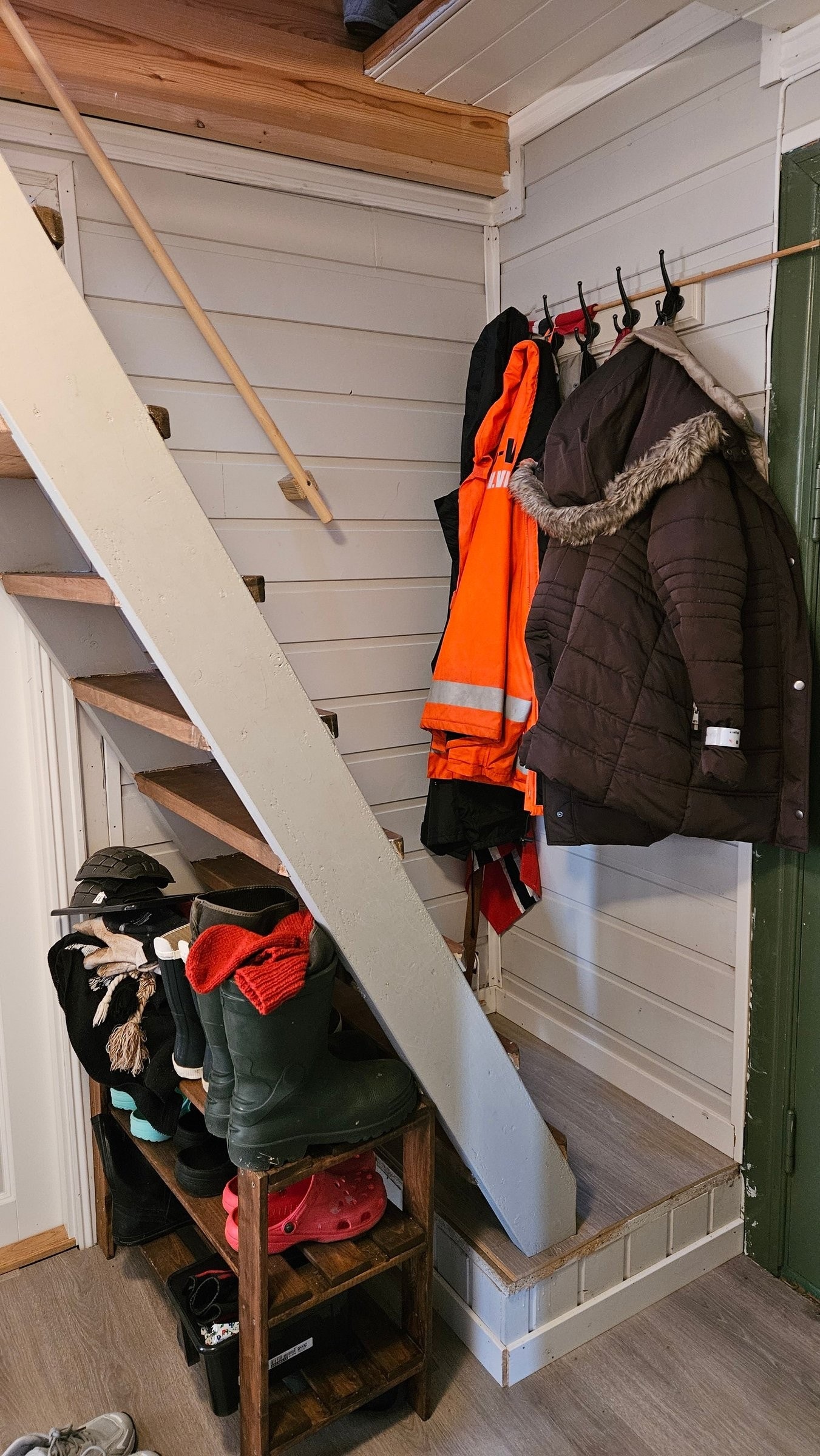 Inngangsparti med trapp til 2.etg Galleribilde