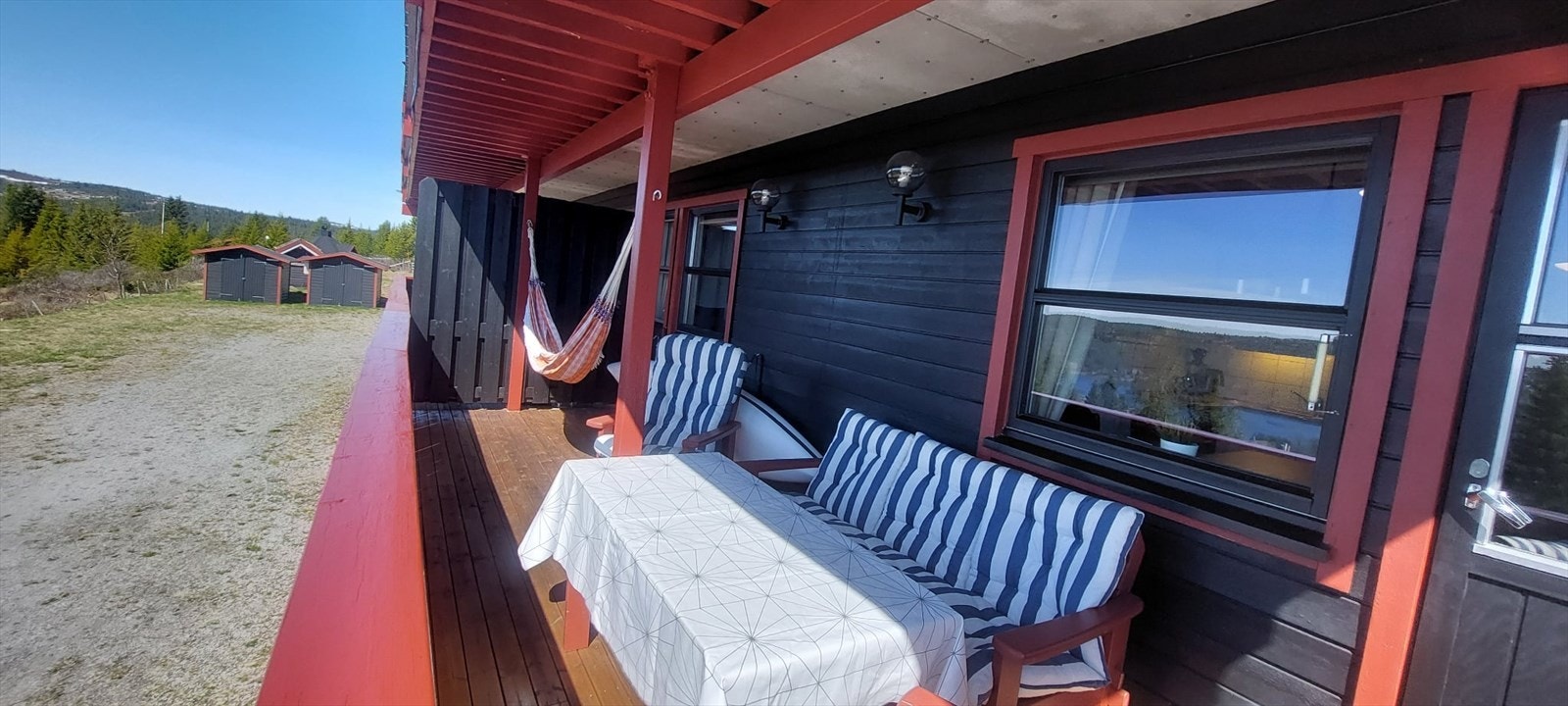 Balkong på 15 m² gir flere møbleringsmuligheter. Galleribilde