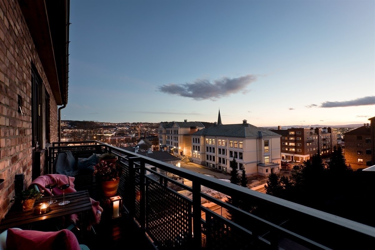 Utsikt fra balkong Galleribilde